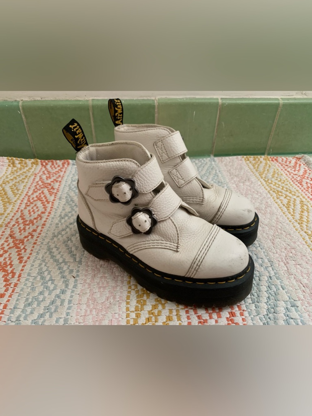 White Dr. Martens Devon Flower platform boots sz 7
